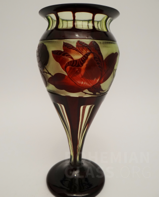 váza na patce Schliff "NID4" - růže