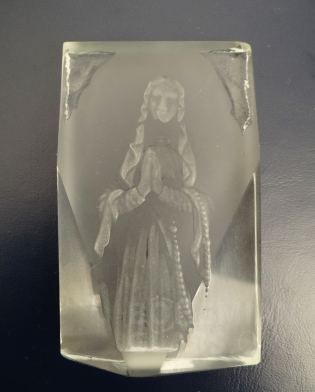 plaketa lisované sklo Panna Marie