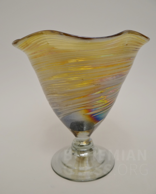 váza irizované broušené sklo