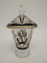 pohár s víkem, florální a ornamentální dekor