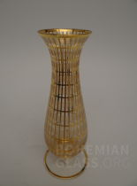 váza na nožce - zlatý mřížkový dekor