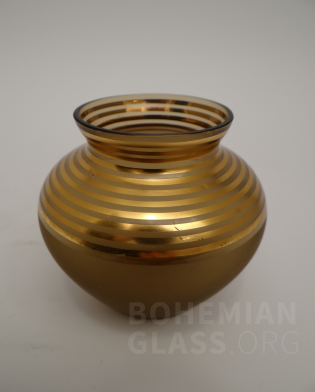 váza - zlaté vodorovné proužky
