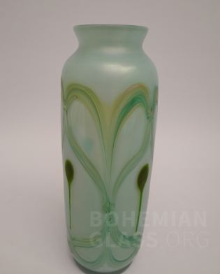 váza opálové sklo - česaný dekor