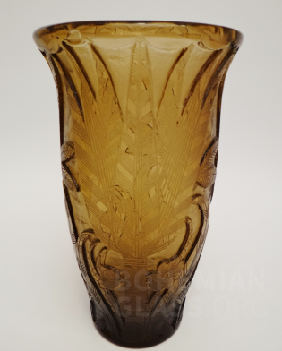 váza broušené a leptané sklo