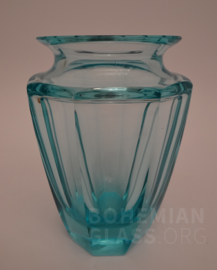 váza broušené sklo Alexandrit