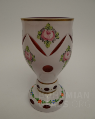 váza vrstvené, broušené a malované sklo