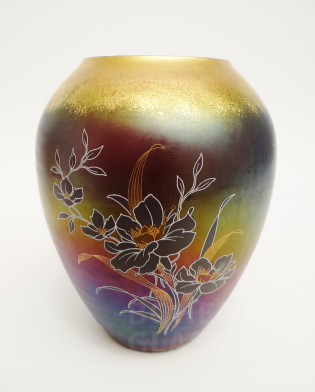 váza irizované sklo, florální dekor