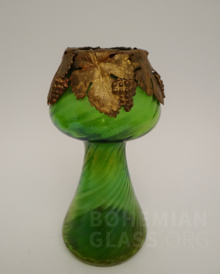 váza "Ribbed - Twisted" mosazná montáž
