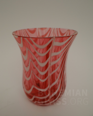 váza (sklenice) česaný dekor