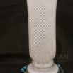 váza na mosazné montáži - zatavené bílé nítě