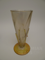 váza na patce NID 26 - Schief Gewälzt