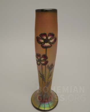 váza nabíhané irizované sklo s galvanoplastikou