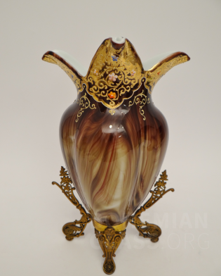 váza Onyx v mosazné montáži