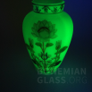 váza irizované sklo - secesní dekor