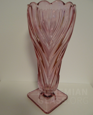 váza - lisované sklo